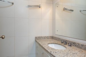 Casa em Condomínio à venda com 270m², 3 dormitórios, 1 suíte, 3 vagas, no bairro Jardim Isabel em PORTO ALEGRE