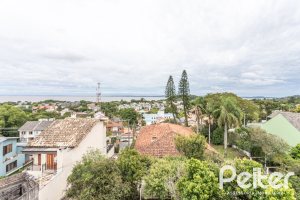 Casa em Condomínio à venda com 270m², 3 dormitórios, 1 suíte, 3 vagas, no bairro Jardim Isabel em PORTO ALEGRE