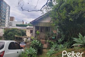 Terreno à venda com 322m², no bairro Tristeza em Porto Alegre