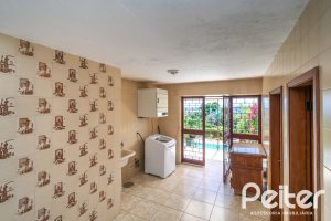 Casa à venda com 305m², 4 dormitórios, 2 suítes, 2 vagas, no bairro Sétimo Céu em Porto Alegre