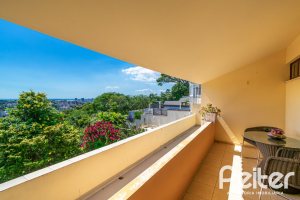 Casa à venda com 305m², 4 dormitórios, 2 suítes, 2 vagas, no bairro Sétimo Céu em Porto Alegre