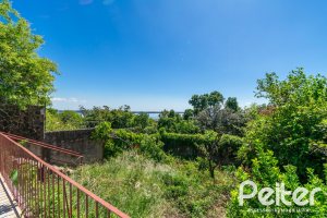 Casa à venda com 305m², 4 dormitórios, 2 suítes, 2 vagas, no bairro Sétimo Céu em Porto Alegre