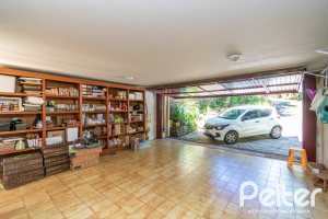 Casa à venda com 305m², 4 dormitórios, 2 suítes, 2 vagas, no bairro Sétimo Céu em Porto Alegre