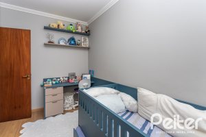 Casa à venda com 219m², 3 dormitórios, 1 suíte, 2 vagas, no bairro Tristeza em Porto Alegre