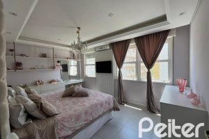 Apartamento à venda com 110m², 3 dormitórios, 1 suíte, 2 vagas, no bairro Menino Deus em Porto Alegre