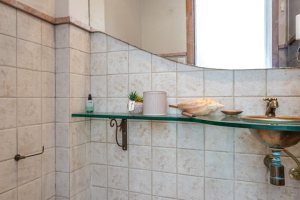 Casa à venda com 489m², 6 dormitórios, 1 suíte, 6 vagas, no bairro Tristeza em Porto Alegre