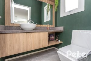 Casa em Condomínio à venda com 248m², 3 dormitórios, 2 suítes, 2 vagas, no bairro Alphaville em PORTO ALEGRE