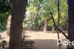 Terreno à venda com 1035m², no bairro Guaruja em Porto Alegre