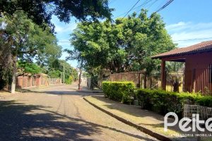 Terreno à venda com 588m², no bairro Guarujá em Porto Alegre