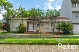 Casa à venda com 183m², 2 dormitórios, 1 vaga, no bairro Vila Assunção em Porto Alegre