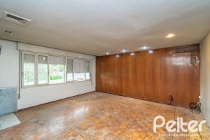 Casa à venda com 183m², 2 dormitórios, 1 vaga, no bairro Vila Assunção em Porto Alegre