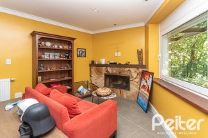 Casa à venda com 547m², 4 dormitórios, 4 suítes, 4 vagas, no bairro Vila Assunção em Porto Alegre