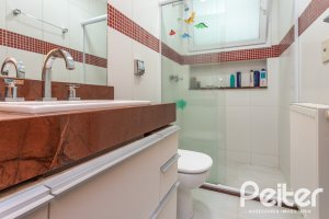 Casa à venda com 547m², 4 dormitórios, 4 suítes, 4 vagas, no bairro Vila Assunção em Porto Alegre