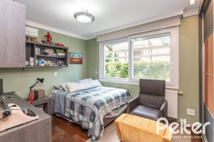 Casa à venda com 547m², 4 dormitórios, 4 suítes, 4 vagas, no bairro Vila Assunção em Porto Alegre