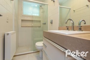 Casa à venda com 547m², 4 dormitórios, 4 suítes, 4 vagas, no bairro Vila Assunção em Porto Alegre