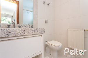 Casa à venda com 547m², 4 dormitórios, 4 suítes, 4 vagas, no bairro Vila Assunção em Porto Alegre