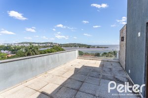 Casa à venda com 547m², 4 dormitórios, 4 suítes, 4 vagas, no bairro Vila Assunção em Porto Alegre