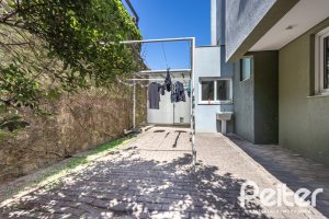 Casa à venda com 547m², 4 dormitórios, 4 suítes, 4 vagas, no bairro Vila Assunção em Porto Alegre