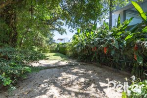 Casa à venda com 547m², 4 dormitórios, 4 suítes, 4 vagas, no bairro Vila Assunção em Porto Alegre