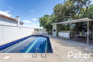 Casa à venda com 547m², 4 dormitórios, 4 suítes, 4 vagas, no bairro Vila Assunção em Porto Alegre