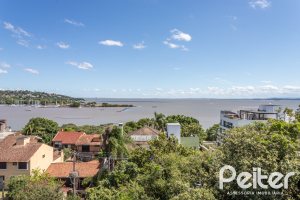 Casa à venda com 547m², 4 dormitórios, 4 suítes, 4 vagas, no bairro Vila Assunção em Porto Alegre