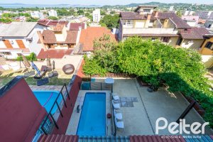 Casa à venda com 291m², 3 dormitórios, 1 suíte, 2 vagas, no bairro Ipanema em Porto Alegre