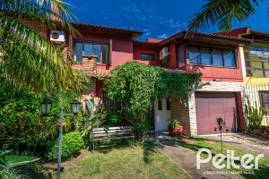 Casa à venda com 291m², 3 dormitórios, 1 suíte, 2 vagas, no bairro Ipanema em Porto Alegre