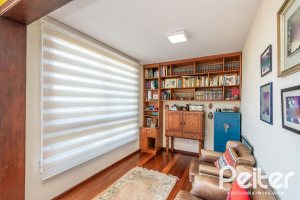 Casa à venda com 291m², 3 dormitórios, 1 suíte, 2 vagas, no bairro Ipanema em Porto Alegre