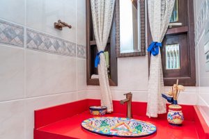 Casa à venda com 291m², 3 dormitórios, 1 suíte, 2 vagas, no bairro Ipanema em Porto Alegre