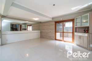 Casa à venda com 182m², 3 dormitórios, 1 suíte, 4 vagas, no bairro Espírito Santo em Porto Alegre