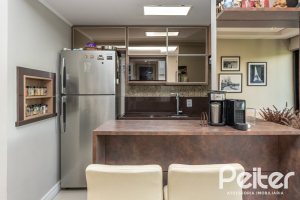 Apartamento à venda com 55m², 2 dormitórios, 1 suíte, 1 vaga, no bairro Tristeza em PORTO ALEGRE