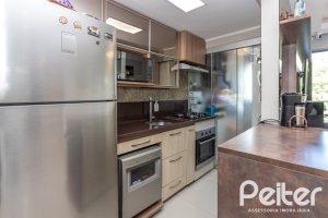 Apartamento à venda com 55m², 2 dormitórios, 1 suíte, 1 vaga, no bairro Tristeza em PORTO ALEGRE