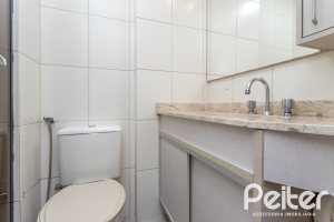 Apartamento à venda com 55m², 2 dormitórios, 1 suíte, 1 vaga, no bairro Tristeza em PORTO ALEGRE