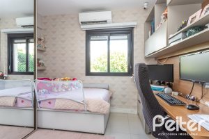 Apartamento à venda com 55m², 2 dormitórios, 1 suíte, 1 vaga, no bairro Tristeza em PORTO ALEGRE