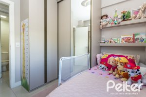 Apartamento à venda com 55m², 2 dormitórios, 1 suíte, 1 vaga, no bairro Tristeza em PORTO ALEGRE