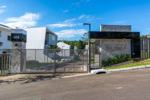 Terreno em condomínio à venda, no bairro Vila Nova em Porto Alegre