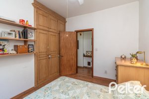 Casa à venda com 527m², 3 dormitórios, 1 suíte, 4 vagas, no bairro Jardim Isabel em Porto Alegre