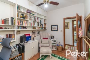 Casa à venda com 527m², 3 dormitórios, 1 suíte, 4 vagas, no bairro Jardim Isabel em Porto Alegre