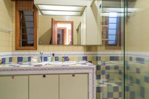 Casa à venda com 527m², 3 dormitórios, 1 suíte, 4 vagas, no bairro Jardim Isabel em Porto Alegre