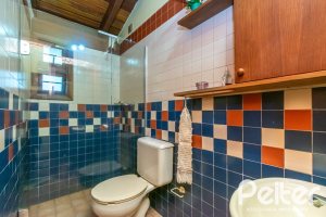 Casa à venda com 527m², 3 dormitórios, 1 suíte, 4 vagas, no bairro Jardim Isabel em Porto Alegre