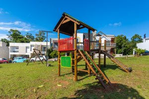 Terreno em condomínio à venda, no bairro Vila Nova em Porto Alegre