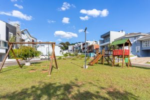 Terreno em condomínio à venda, no bairro Vila Nova em Porto Alegre