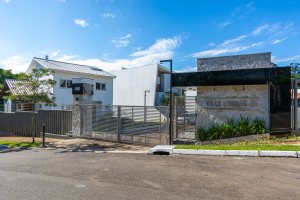 Terreno em condomínio à venda, no bairro Vila Nova em Porto Alegre