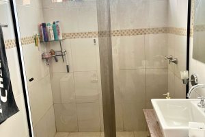 Casa à venda com 285m², 3 dormitórios, 2 vagas, no bairro Nonoai em Porto Alegre