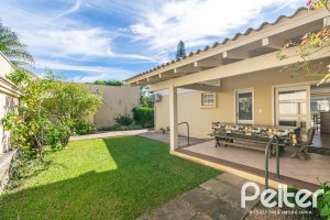 Casa à venda com 102m², 2 dormitórios, 2 suítes, 1 vaga, no bairro Ipanema em Porto Alegre