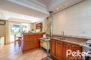 Casa à venda com 102m², 2 dormitórios, 2 suítes, 1 vaga, no bairro Ipanema em Porto Alegre