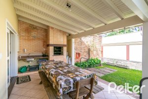 Casa à venda com 102m², 2 dormitórios, 2 suítes, 1 vaga, no bairro Ipanema em Porto Alegre