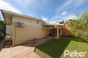 Casa à venda com 102m², 2 dormitórios, 2 suítes, 1 vaga, no bairro Ipanema em Porto Alegre