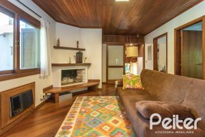 Casa em Condomínio à venda com 282m², 3 dormitórios, 1 suíte, 3 vagas, no bairro Cavalhada em PORTO ALEGRE