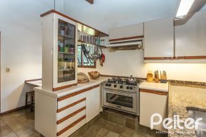 Casa em Condomínio à venda com 282m², 3 dormitórios, 1 suíte, 3 vagas, no bairro Cavalhada em PORTO ALEGRE